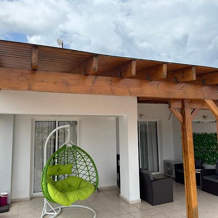 Galtheo Apartment Lachi Bagian luar foto